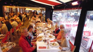 Au café de l'Ouest tous les Amis présents